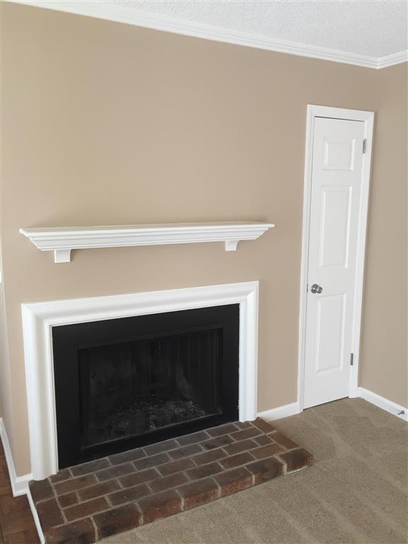 Building Photo - Condo Living Close to everything in Brentwood