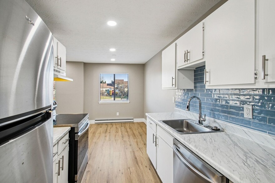 Kitchen - Clearview Farms Apartments