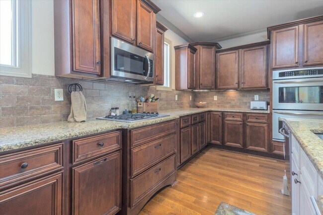 Building Photo - 5208 Prairie Sky Dr
