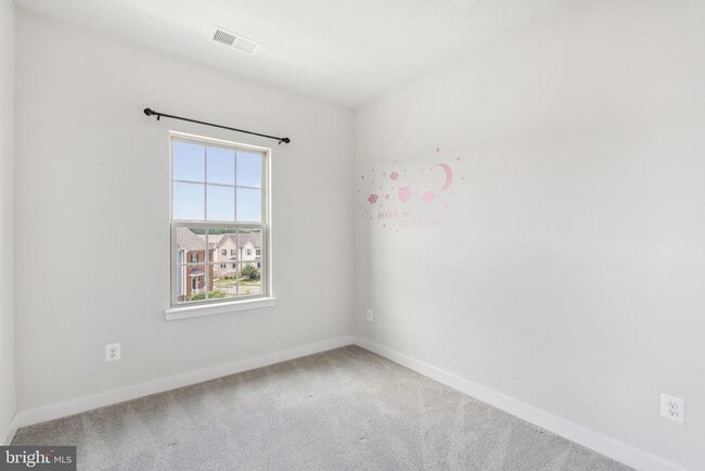 Building Photo - 2138 Hemlock Bay Rd