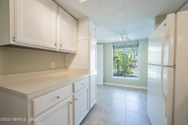 Building Photo - 111 Cranes Lake Dr