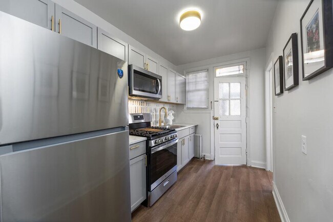 Building Photo - 4000 Vine St