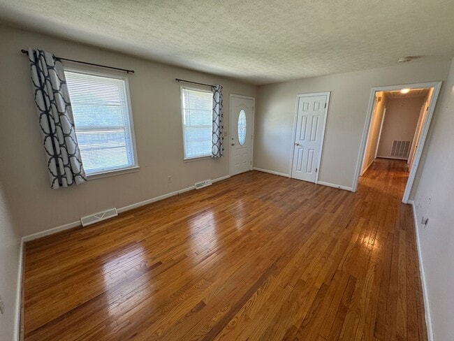 Building Photo - Nice 3/2 House in Lindale- $1,495