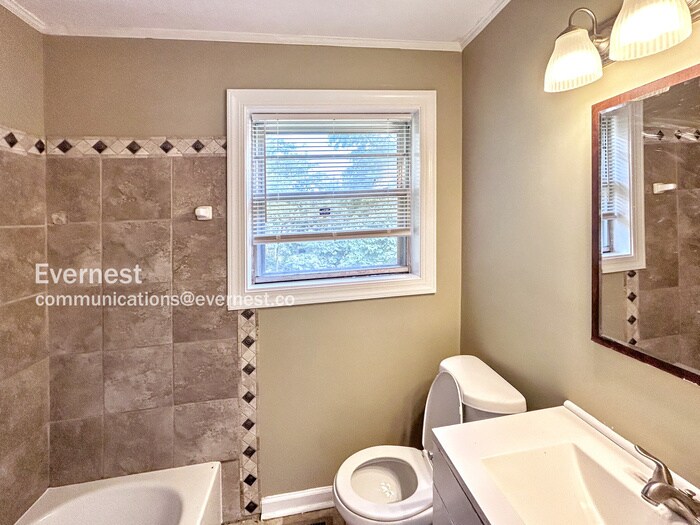 Building Photo - 824 45th St Ensley