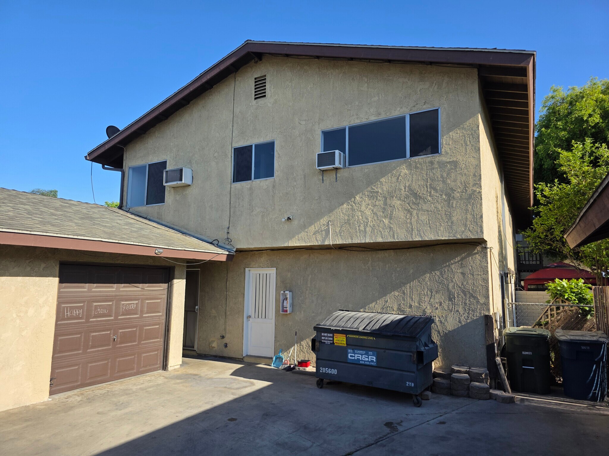 Building Photo - 14745 Woodruff Ave