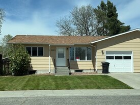 Building Photo - 3085 Saint Johns Ave