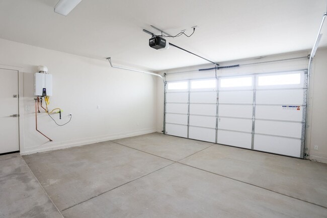 Building Photo - Gated Community, Pet Friendly, Upgraded Lifestyle - Now Available