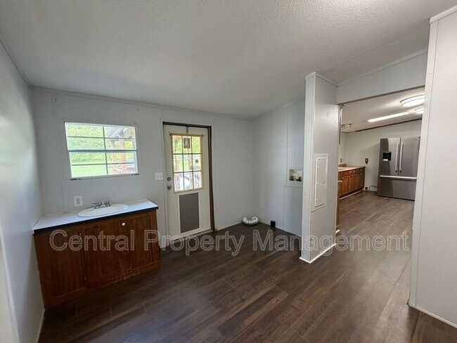 Building Photo - 167 Enon Church Rd