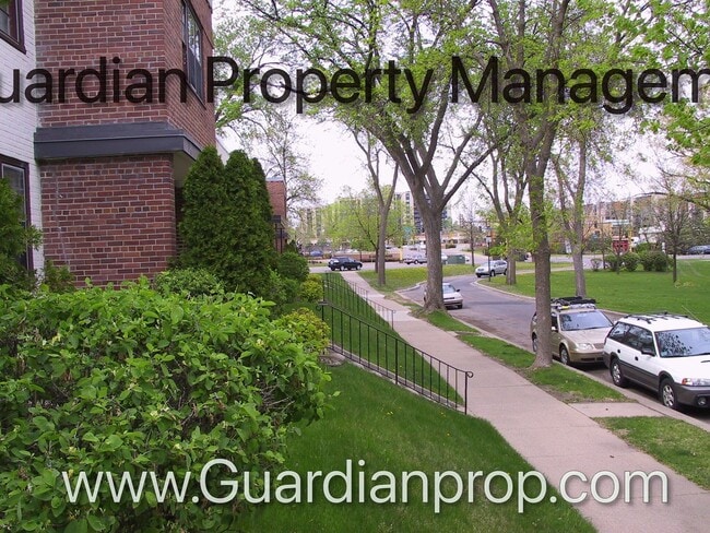 Building Photo - Bde Maka Ska Town Home, Renovated , Garage Space Included, Heat Paid, Dishwasher, W/D.