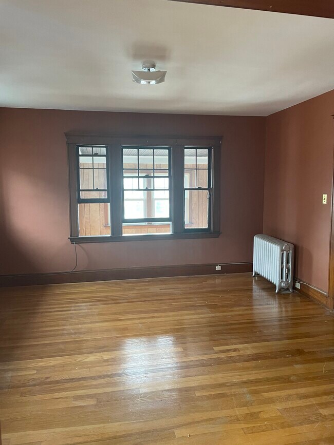 Building Photo - 202 High St