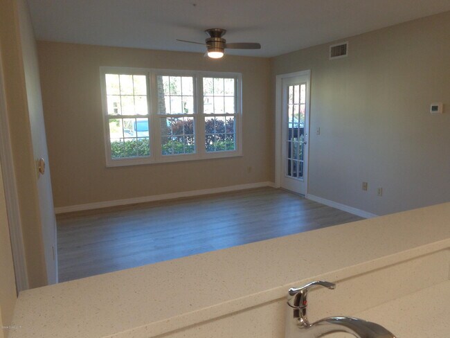 Building Photo - 7667 N Wickham Rd