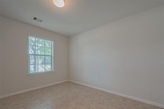 Building Photo - 20111 Brookwood Holw