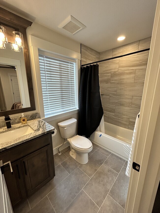 Building Photo - 184 Galena Smt Dr