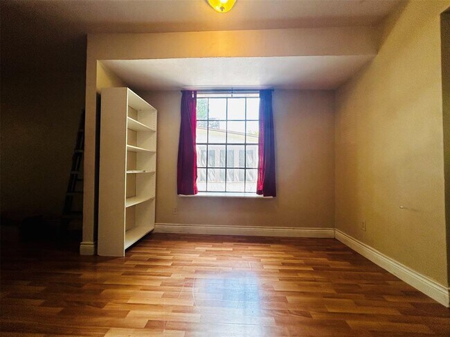 Building Photo - 4511 Avenue B