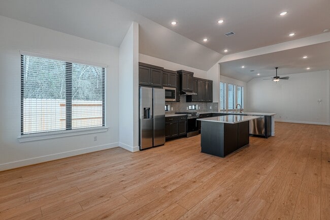 Building Photo - 564 Tawny Rim Dr