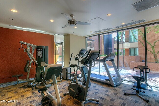 Building Photo - 208 W Portland St