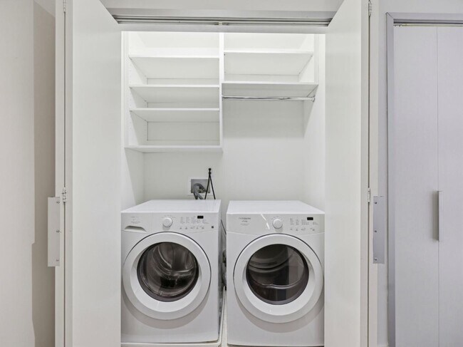 Building Photo - 6735 Yucca St