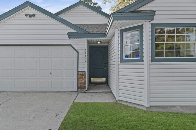 Building Photo - 22935 Sherioaks Ln