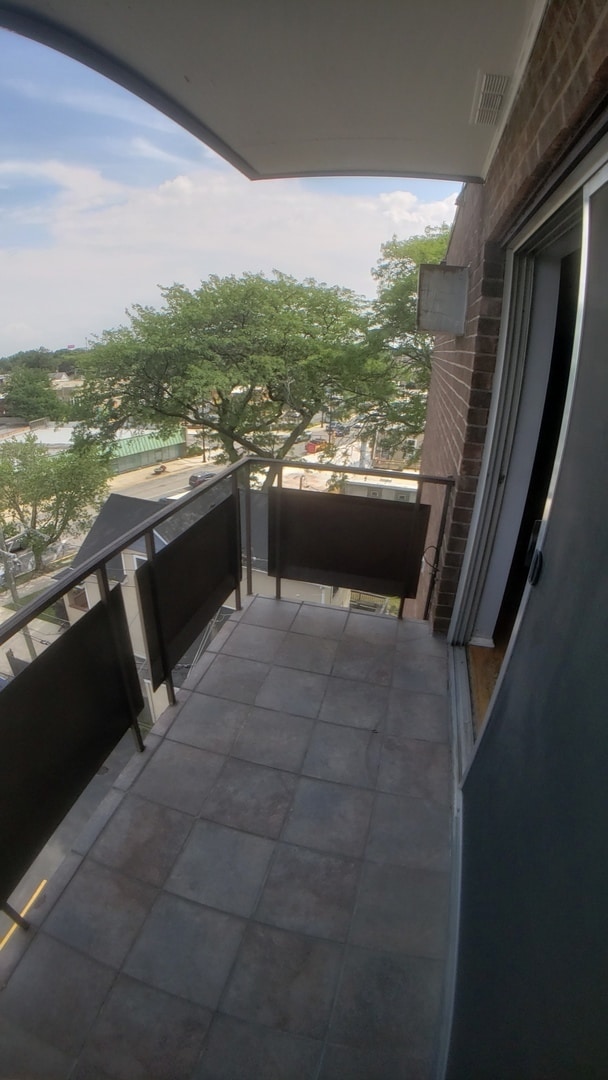 Building Photo - 336 Lathrop Ave