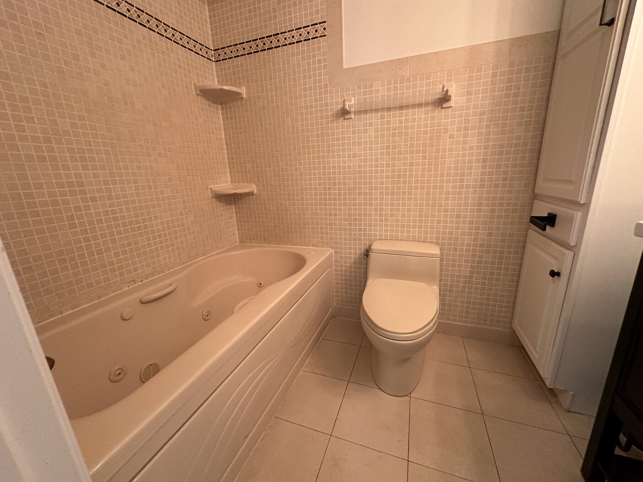 Building Photo - 2052 Royal Fern Ct