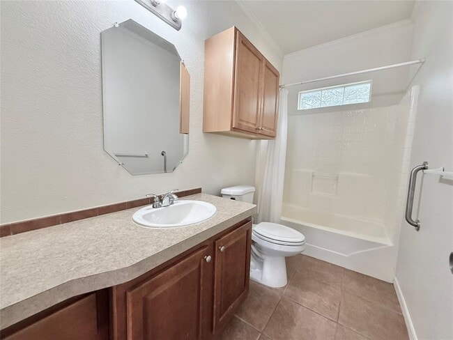Building Photo - 289 Heatherwood Dr