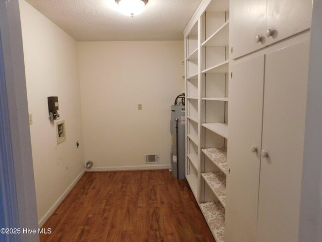 Building Photo - 6109 Schooner Ct