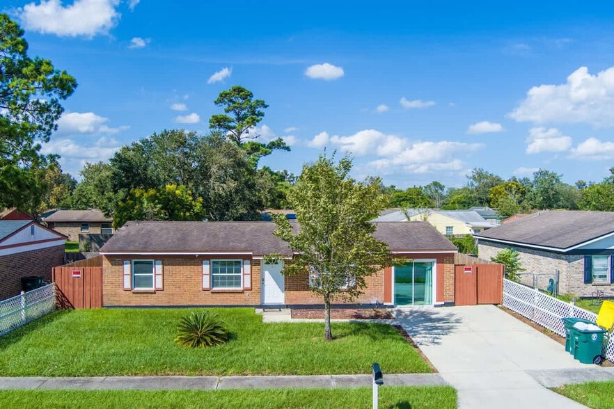 Building Photo - 10941 Hardwick Ln