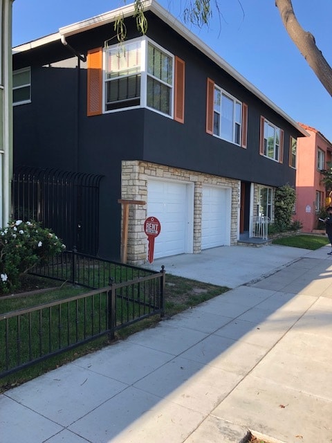 Building Photo - 1334 E 1st St