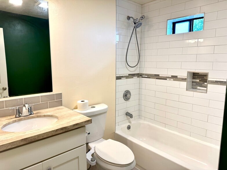 Building Photo - 7438 Orien Ave