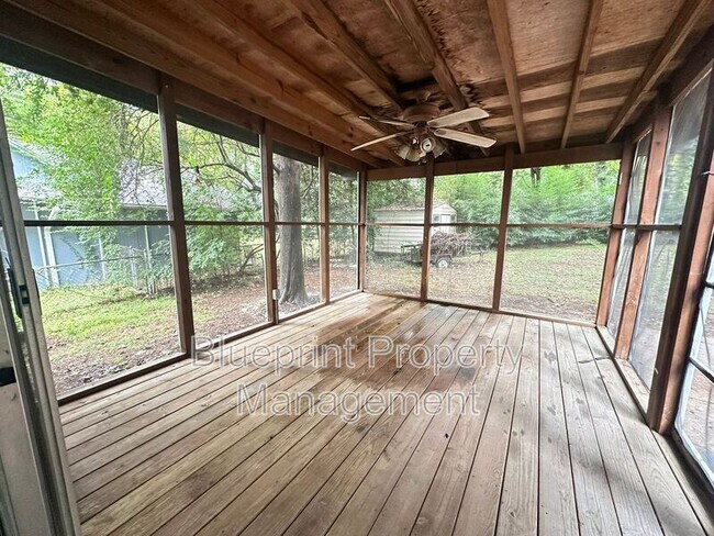 Building Photo - 6004 Cowin Dr NW