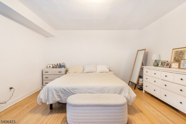 Building Photo - 380 Claremont Ave