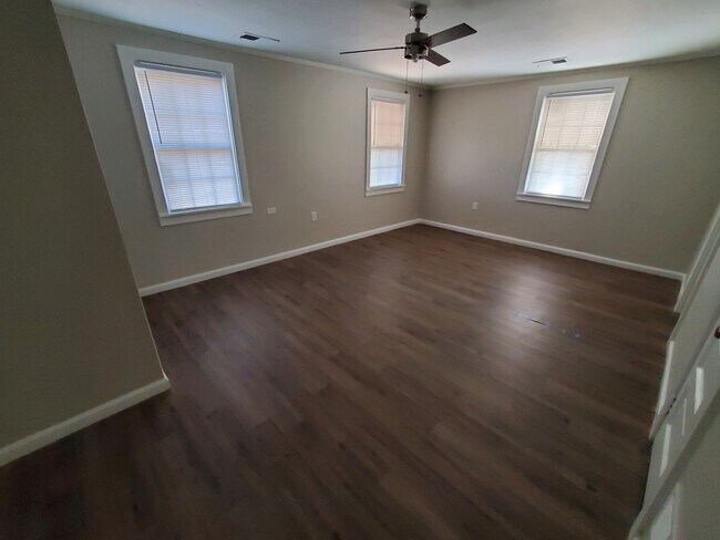 Building Photo - 1713 Darwin Rd SE