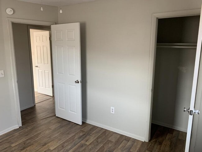 Building Photo - 9432 NE 14th St