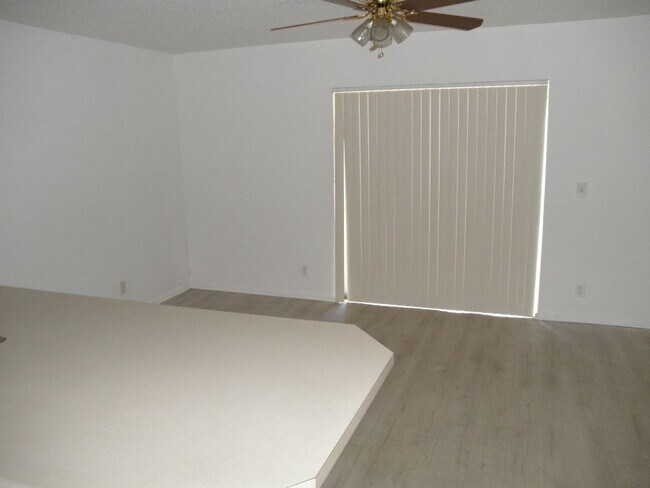 Building Photo - 798 Summit Lake Dr
