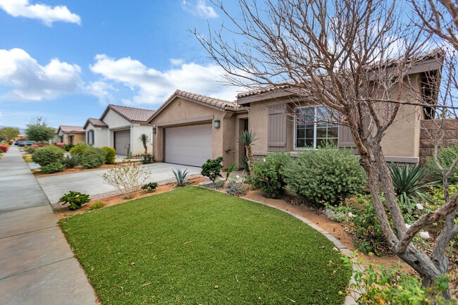 Building Photo - 84131 Azzura Way