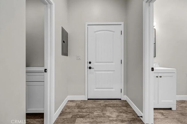 Building Photo - House for rent