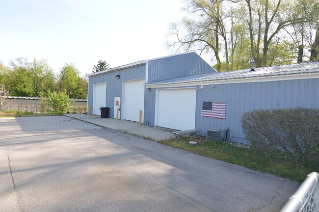 Building Photo - 1640 E Bristol St