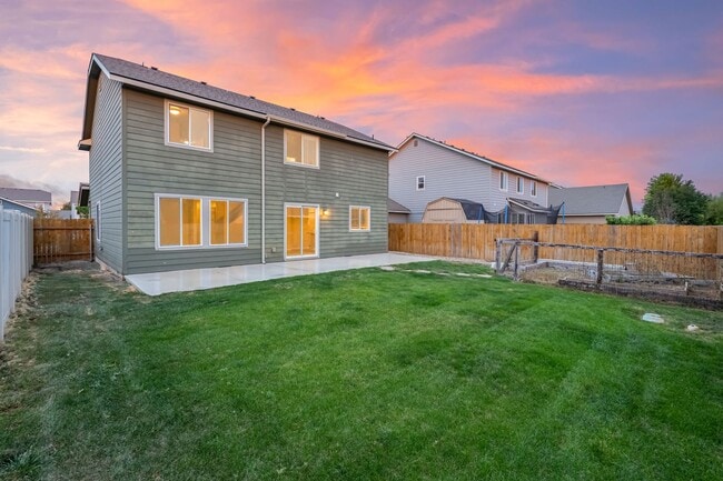 Building Photo - 4bd/2.5ba Home Near the Marketplace Nampa ...