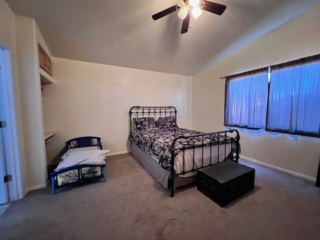 Building Photo - 3 Br 2Ba House with Garage and fenced yard**FURNISHED**