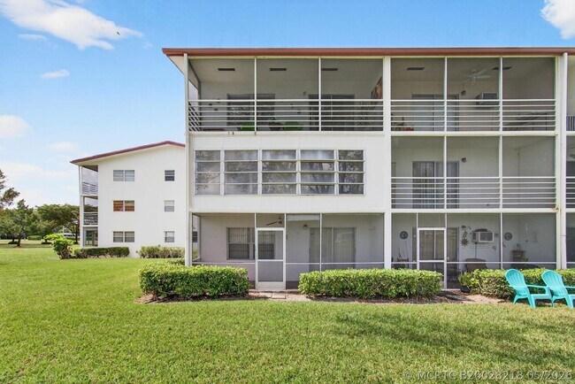 Building Photo - 360 Fanshaw I