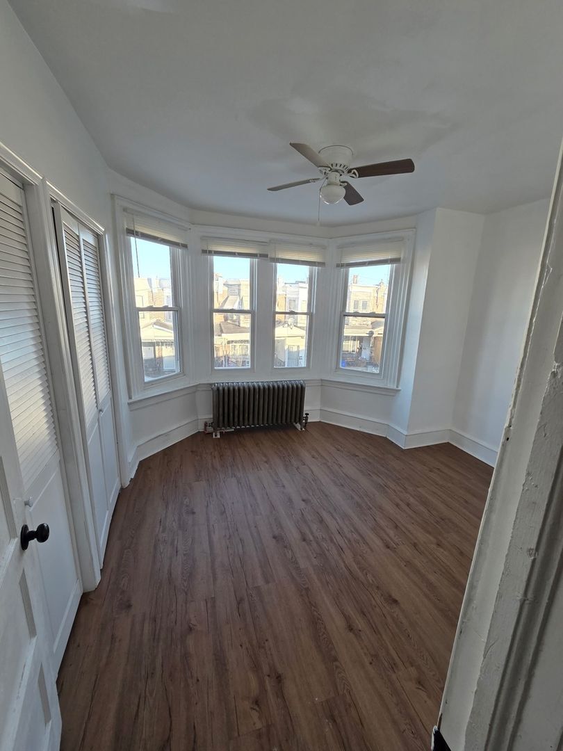 Building Photo - 156 W Albanus St