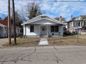Building Photo - Spacious 3/4 Bedroom