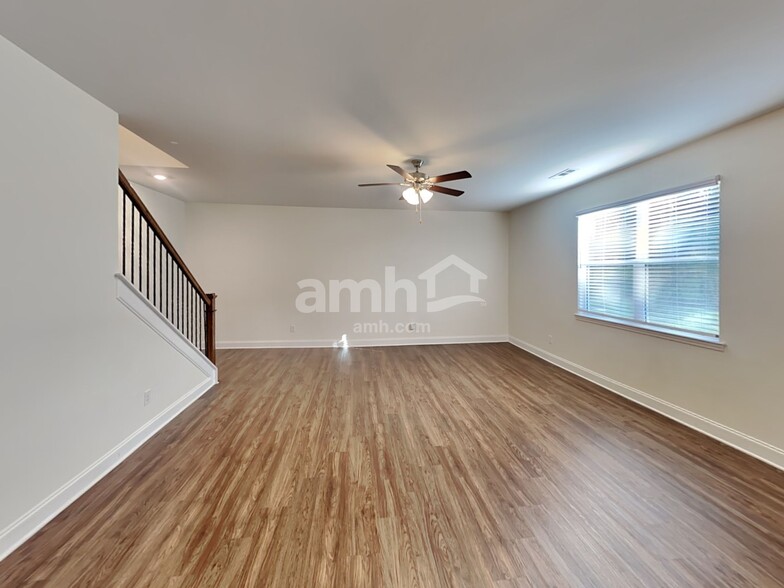 Building Photo - 436 Charity Ln