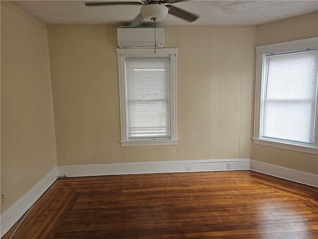 Building Photo - 71-71 Fales St