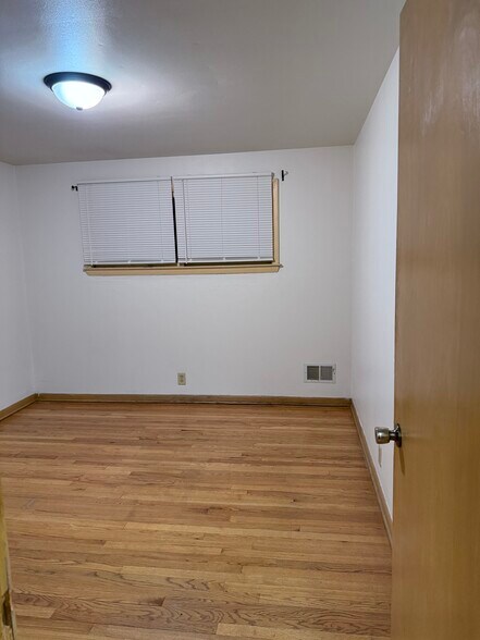 Building Photo - 6207 W Oklahoma Ave