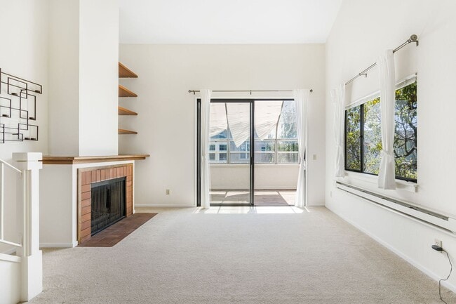 Building Photo - North Berkeley Condo – Steps from Campus w...