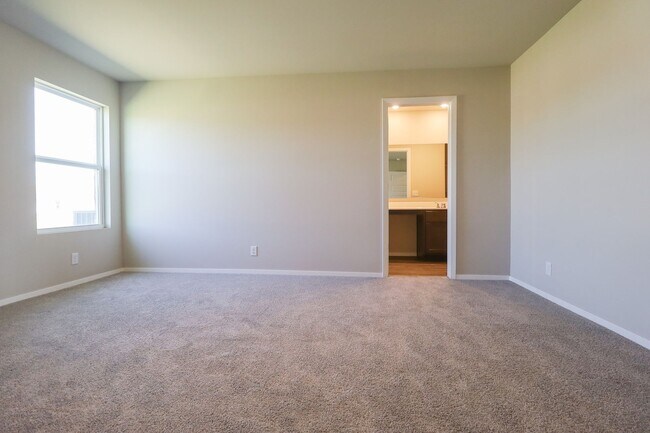 Building Photo - Stunning New Construction Home 4 Bed 2 Bath in Bixby!