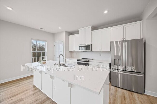 Building Photo - 332 Cramerton Mills Pkwy