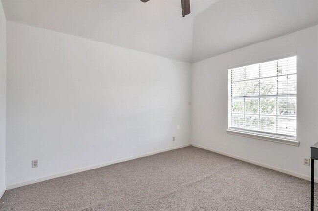 Building Photo - 6303 Carissa Ct
