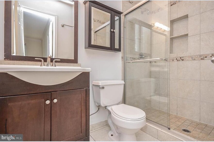 Building Photo - 18300 Streamside Dr